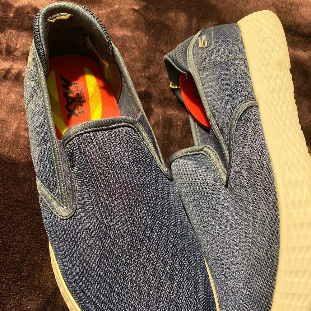 Skechers slip on casual shoes